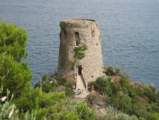 cote amalfitaine, praiano, torre a mare